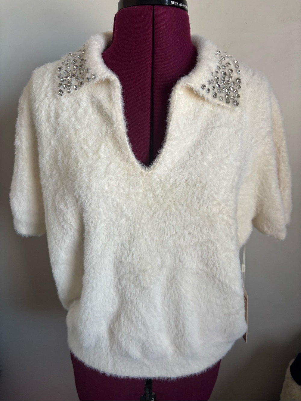NWT Cyrus Cream Fuzzy V-Neck Top, with embellished collar, Size Large